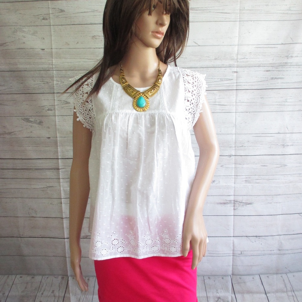 NWT - ROCKS & INDIGO pretty blouse - sz M - $78.00